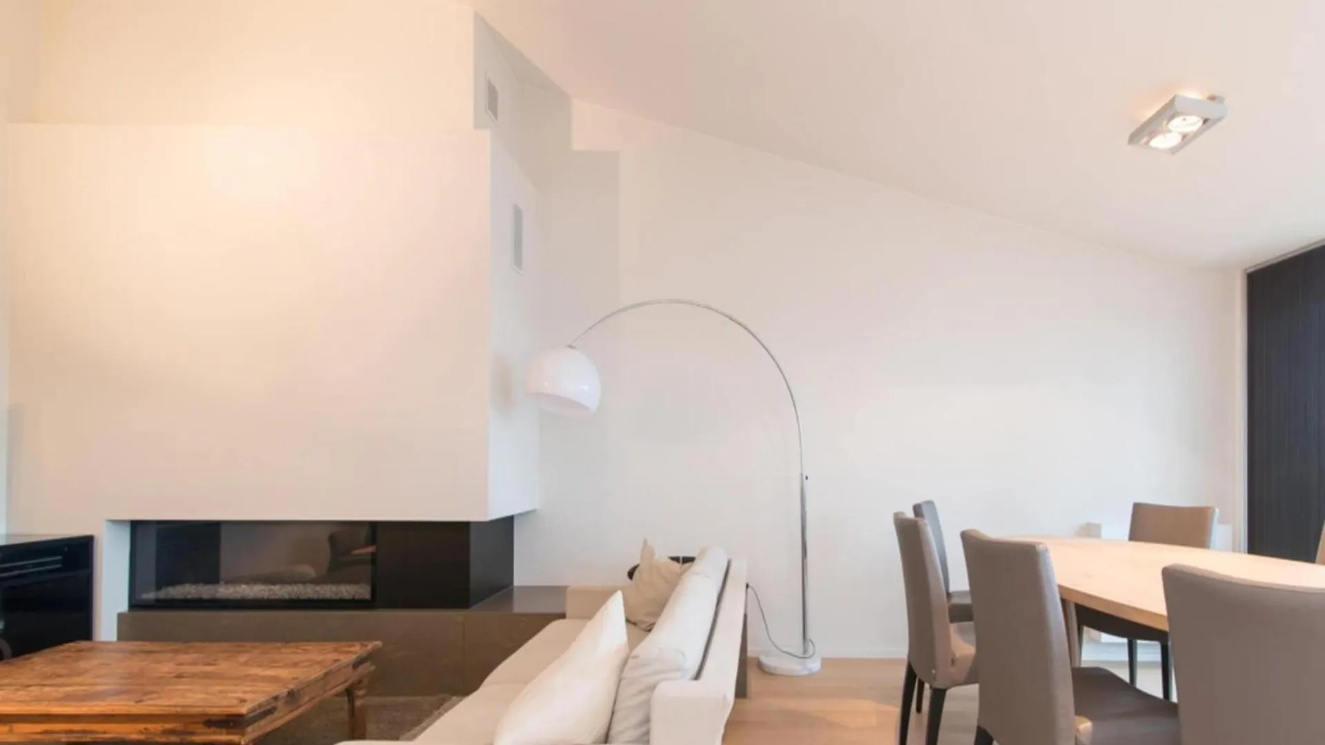 Centrally Located Apartment With Spacious Terrace Ostend 0*,