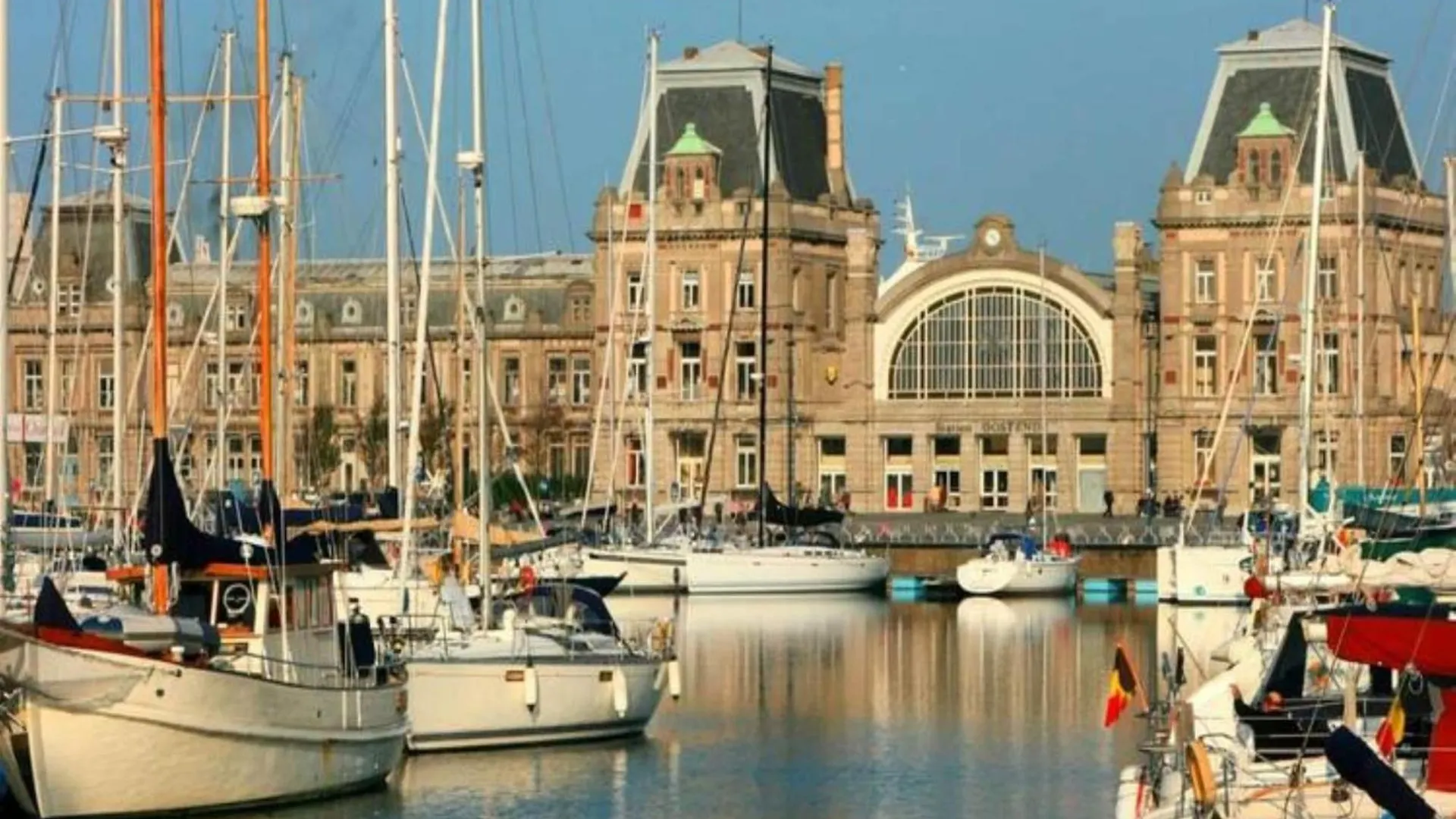 Centrally Located Apartment With Spacious Terrace Ostend