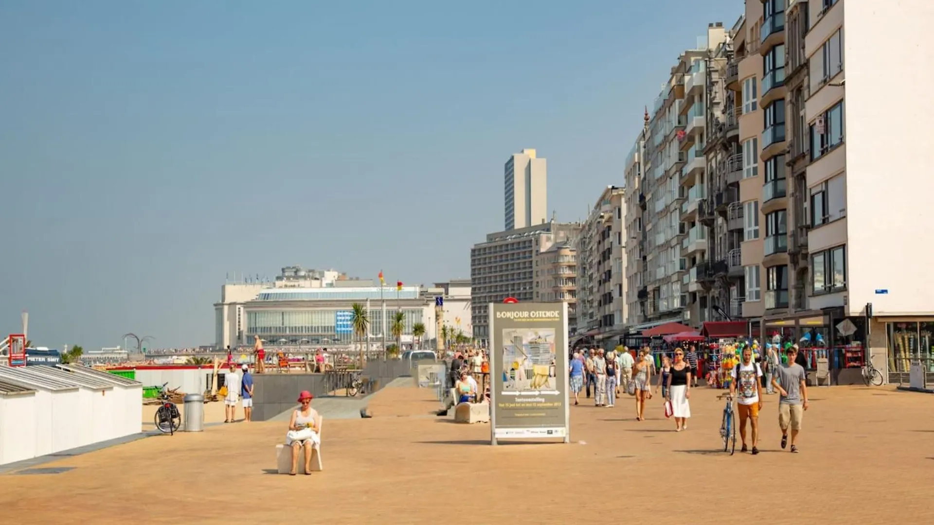 Centrally Located Apartment With Spacious Terrace Ostend