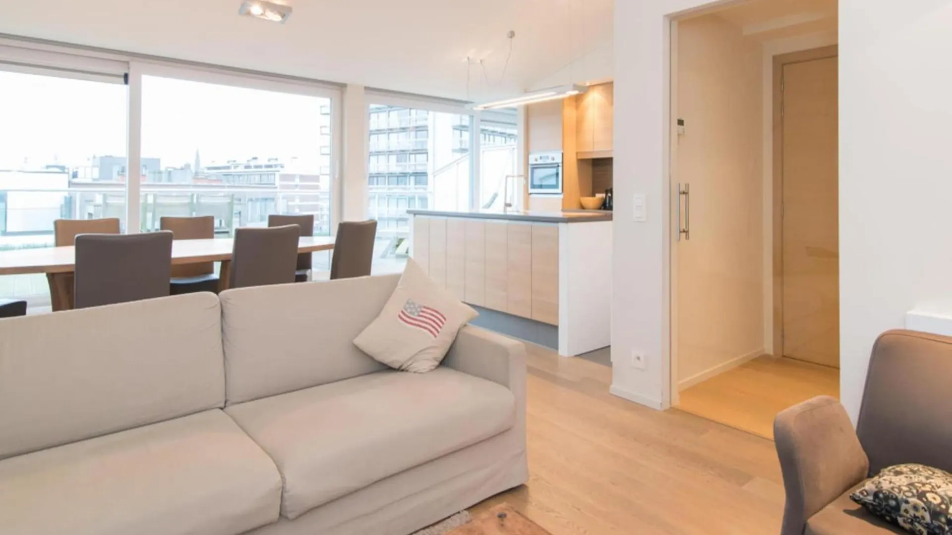 Centrally Located Apartment With Spacious Terrace Ostend