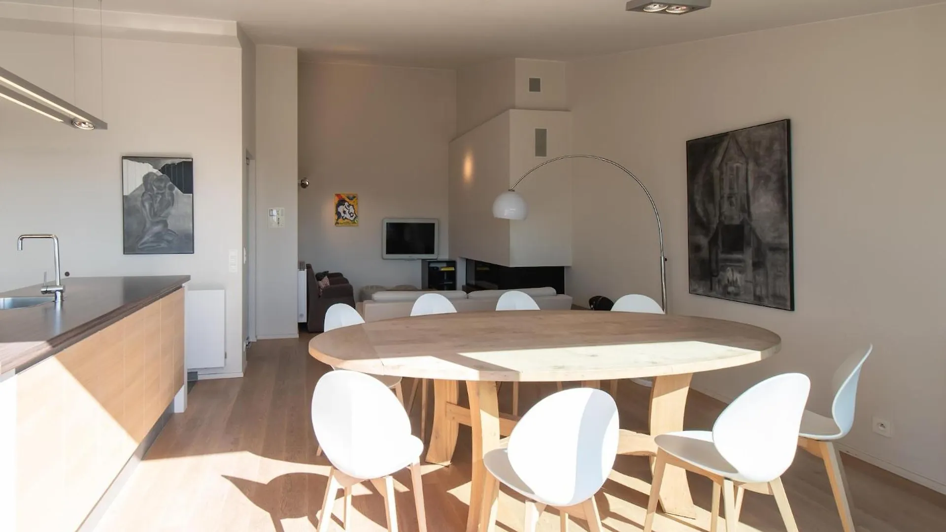 Centrally Located Apartment With Spacious Terrace Oostende