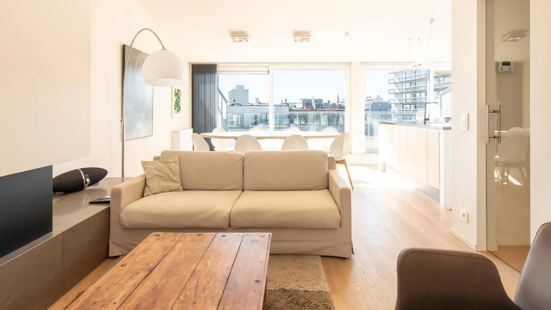 Centrally Located Apartment With Spacious Terrace Oostende