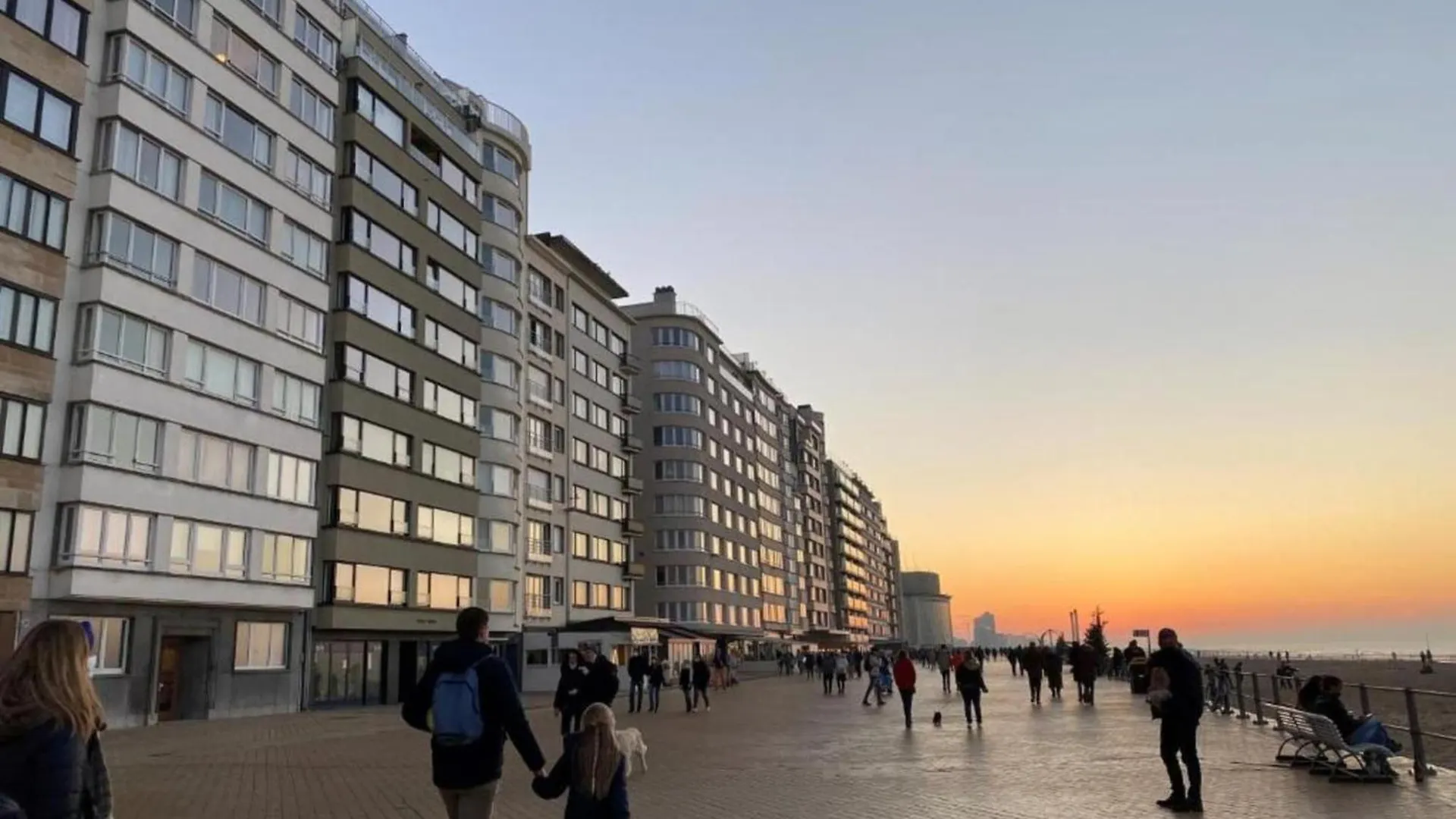 Centrally Located Apartment With Spacious Terrace Oostende 0*,  Belgien