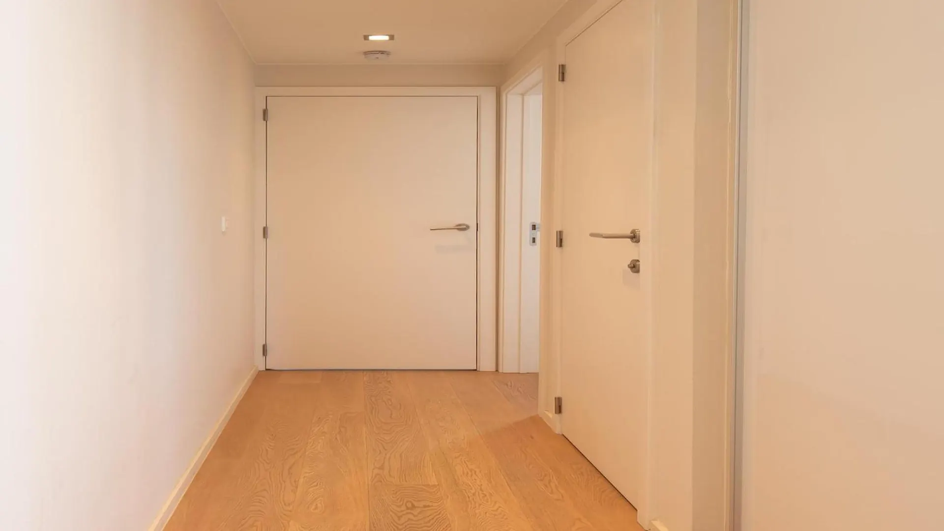 Centrally Located Apartment With Spacious Terrace 오스텐드