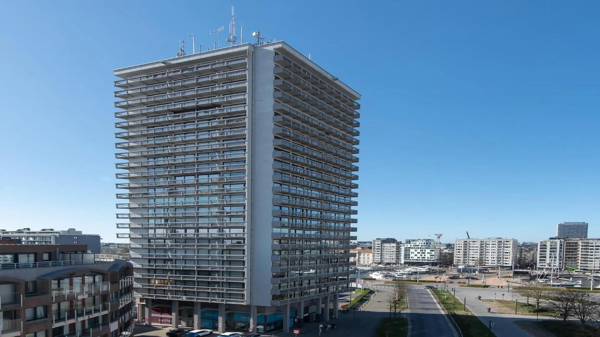 Centrally Located Apartment With Spacious Terrace 오스텐드 벨기에
